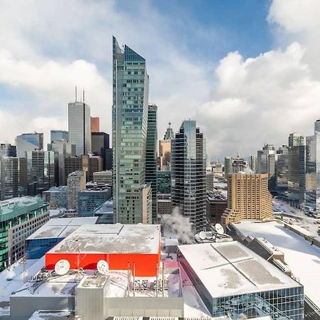 Stunning Views Of Downtown - Luxury High Rise With King Bed! Villa Toronto Bagian luar foto