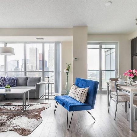 Stunning Views Of Downtown - Luxury High Rise With King Bed! Villa Toronto Bagian luar foto