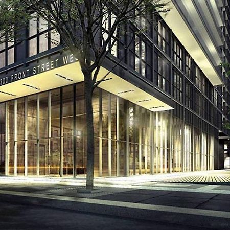Stunning Views Of Downtown - Luxury High Rise With King Bed! Villa Toronto Bagian luar foto