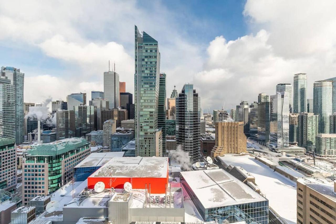 Stunning Views Of Downtown - Luxury High Rise With King Bed! Villa Toronto Bagian luar foto