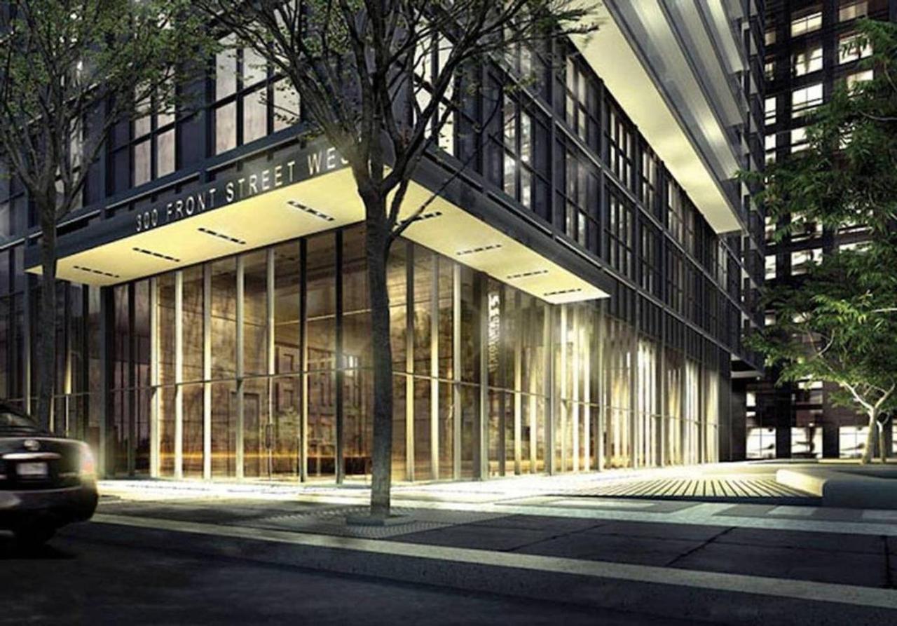 Stunning Views Of Downtown - Luxury High Rise With King Bed! Villa Toronto Bagian luar foto
